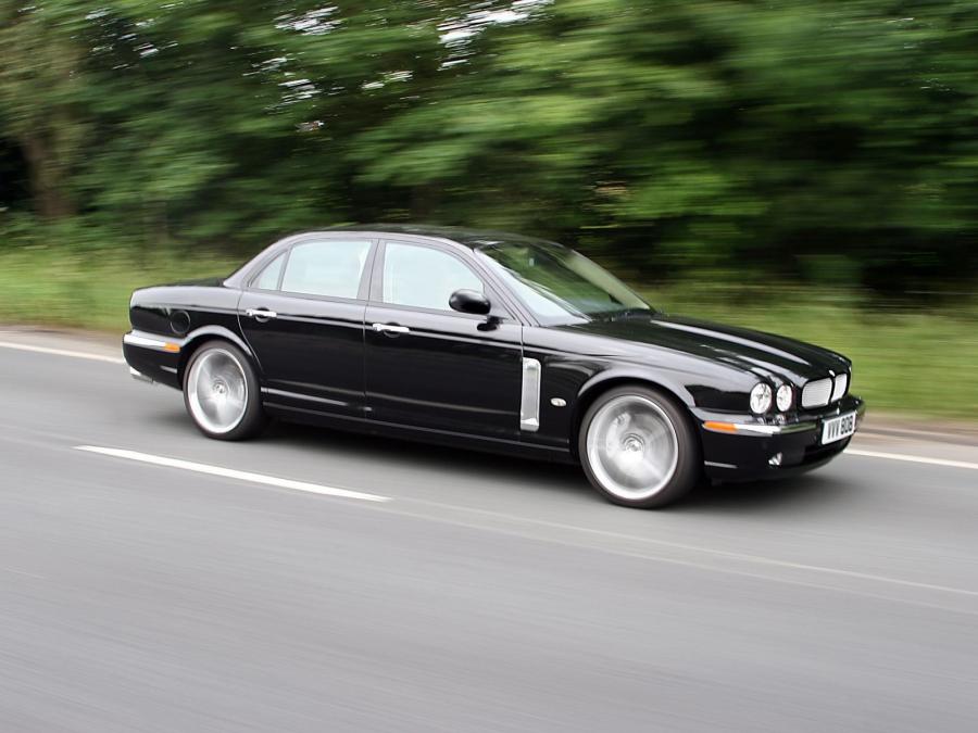  Jaguar XJR Portfolio 2006 года  (UK) (фото 23 из 23)